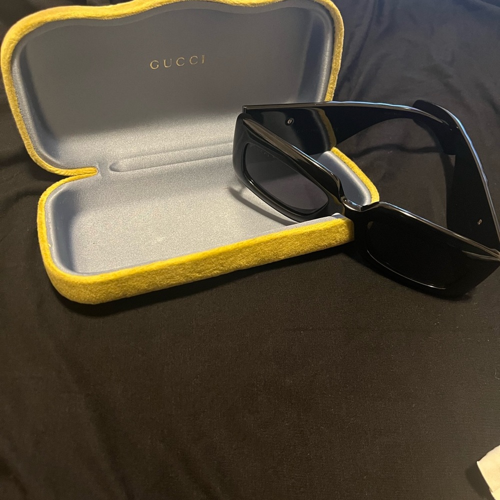 Gg0811s Gucci Rectangular Sunglasses - image 6